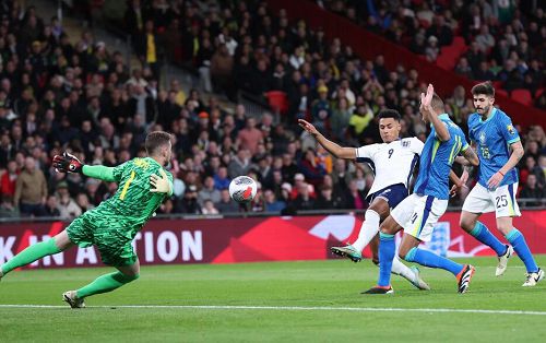  英超狼队VS利物浦：强弱对话下的胜负悬念